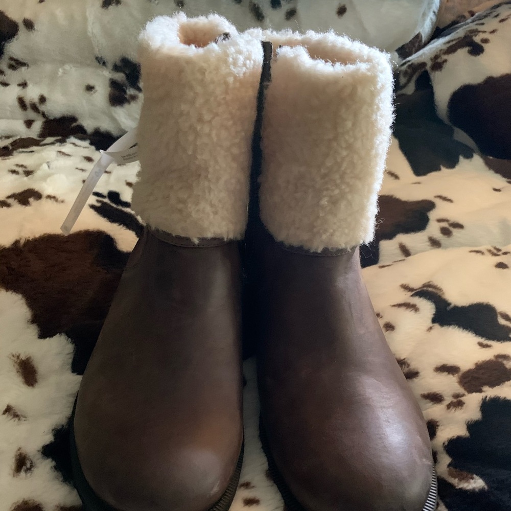 Ugg boots. 8.5